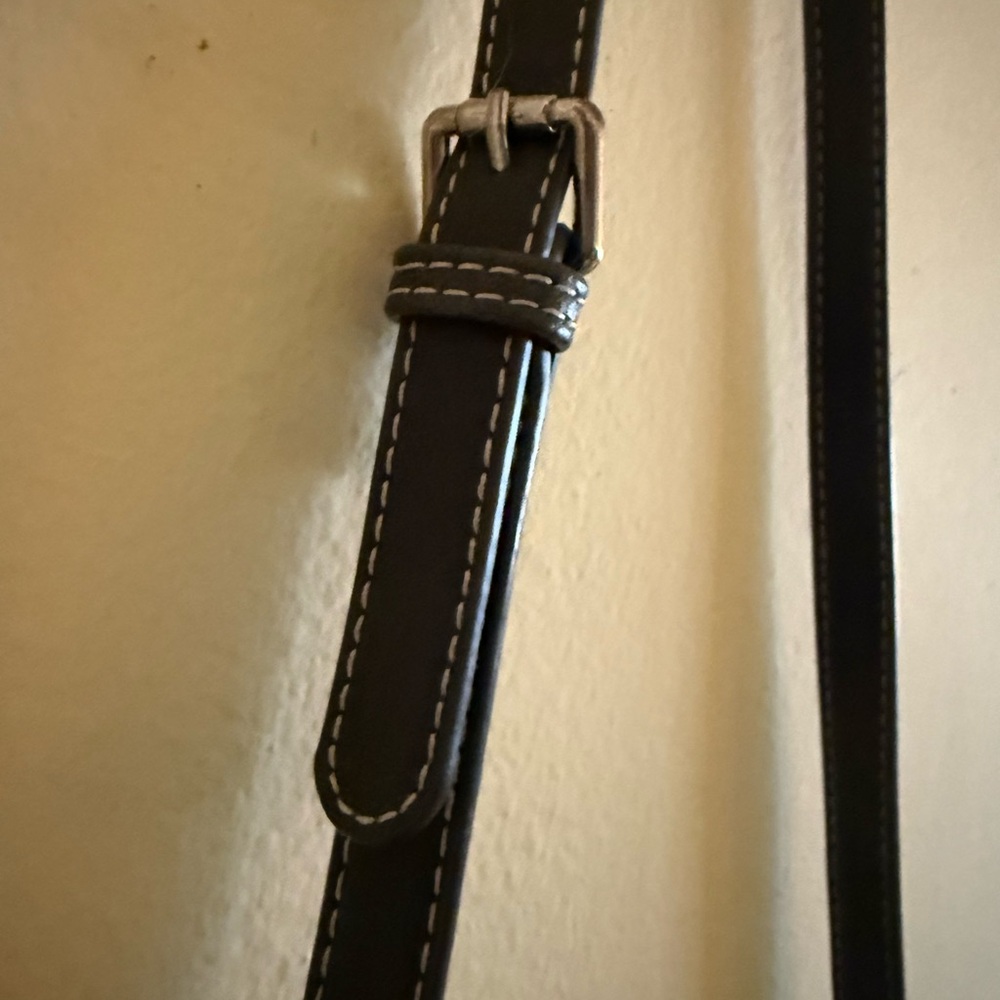 P&G Hand Embroidered Leather Accent Crossbody Bag.
Beautifully made! 🥰 - Picture 5 of 10